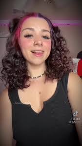 Autumn Bentley's Instagram, Twitter & Facebook