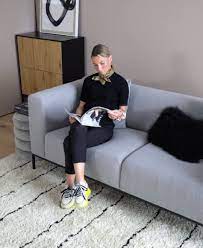 Stefan smalla (founder & ceo) and sebastian säuberlich (cfo) constitute the management board of the company. Sofa Carrie 3 Sitzer In Grau Mit Metall Fussen Westwingnow