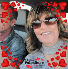 What internet service providers are available in Golden Shores?