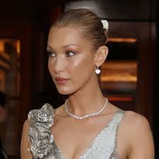 I Tried Bella Hadid's Trick for Slicked-Back Buns Sans Gel