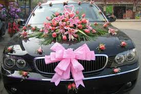 Toronto Wedding Limousines We Will Arrange For Flowers Chocolates Champagne And Iced Water On Spe Wedding Car Decorations Wedding Getaway Car Bridal Car