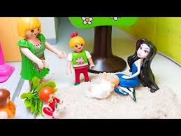 بيبي جديد في بيتنا عائلة عمر جنه ورؤي قصص اطفال playmobil youtube disney characters character disney