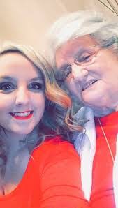 Leslie Couch's Instagram, Twitter & Facebook