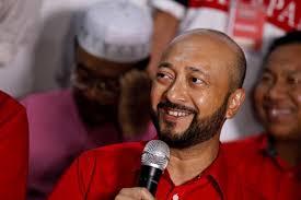 Difahamkan, satu perjumpaan antara ketua bahagian armada bersatu bersama tun dr mahathir mohamad akan diadakan di yayasan kepimpinan perdana petang. Mahathir S Son To Return As Kedah Chief Minister 2 Years After Ouster By Bn Today
