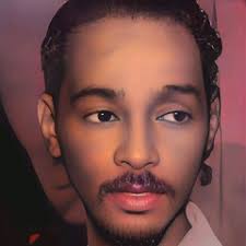 Listen to Elhoot محمود عبد العزيز الحوت-نور العيون by Hager Ragab in اجمل  ما غنا سودانى playlist online for free