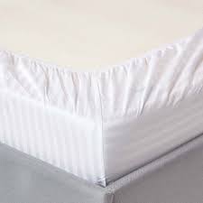 Un drap de bain décliné dans une gamme de coloris super tendance, à jouer en total look ou en mélanges. Drap Housse Raye 100 Coton Egyptien 330 Fils Coloris Blanc
