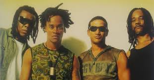 Na água negra da lagoa. Reggae Good Idea Cidade Negra Selecao Essencial 2015