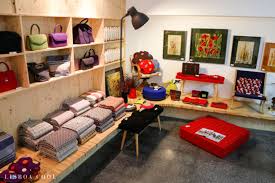 Loja Da Burel Lisboa Cool Burel Is A Tradicional Artisanal 100 Wool Fabric From The Serra Da Estrela Mountain Originally Used By Lisboa Loja Restaurantes