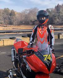 夏目 澪さんはinstagramを利用しています 遂に 初下ろししましたー ツナギ ブーツ メット新品 転ぶ前に撮影会してくれました 走ってる後ろ姿がお気に入り バイク女子 バイク kawasaki ninja ninja250 サーキット 白糸スピー 女性ライダー バイク