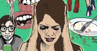 今天高鐵剛好坐在1c 簡而言之就是只要開門就能清楚聽到門外說話的位置看到高鐵站務人員走到一位先生旁邊