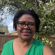 Eva and Kat as Twins in Soap Opera Plot