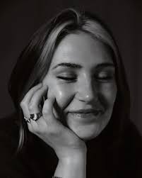 Lou Boucher @louisianne.boucher April, 2025 • #montrealphotography  #headshotphotography #headshotsmtl #headshotsession #montrealphotoshoot  #montrealphotographer #mtlphotographer #actressphotoshoot  #portraitphotoshoot #photosmadewithlove