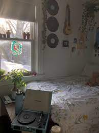 Article by we heart it. Paiqehart Room Inspiration Bedroom Artsy Bedroom Room Ideas Bedroom