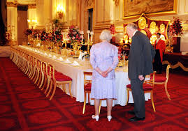 Nome localewindsor castle posizionewindsor, regno unito. La Regina Elisabetta Deve Cambiare Camera Da Letto Buckingham Palace In Ristrutturazione Io Donna