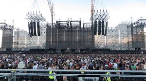 17 giugno 2015 il komandante guida la folla dei suoi fan con le canzoni che tutti conoscono, ma soprattutto quelle del nuovo album 'sono innocente', il più. Claypaky Illumina Vasco Rossi Al Modena Park Ziogiorgio It