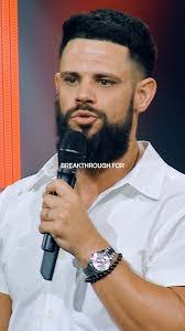 Ashley Duffy's Instagram, Twitter & Facebook