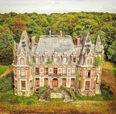 Le Chateau De L Hermite Ambenay France En 2020 Chateau Urbex Lieux