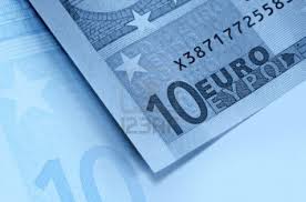 En el mercado paralelo, el dólar blue se mantenía en 182 pesos, y la brecha con el mayorista, que se negocia con una leve suba de 0,3 por ciento . Euro Blue Y Euro Oficial Hoy Argentina Euro Blue