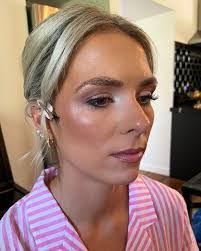 Lorna Avery's Instagram, Twitter & Facebook