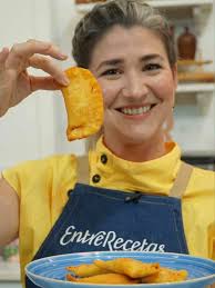 🥟Les dejamos por aquí una de las recetas de hoy: empanadas de yuca hechas  con nuestra propia harina artesanal. 📝Ingredientes: -2 lb de yuca -3  cucharadas de aceite -2 cucharadas de agrio