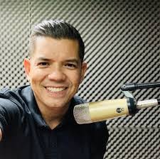 Julio Valencia's Instagram, Twitter & Facebook