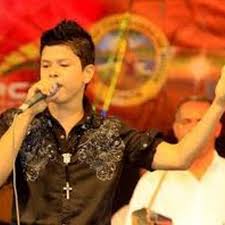 Salsa By Denis Alexander Solano Lluvia (lluvia) tus besos frios como la lluvia (lluvia) que gota a gota fueron enfriando (lluvia) mi adentros queria y no me dejaste (lluvia tus besos frios como la lluvia) tratare de ser feliz con otra. salsa by denis alexander solano