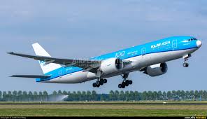 In premium economy class the seats, with up to 48.3 cm in width and a pitch of 40°, make your journey a pleasant experience. Ph Bqf Klm Asia Boeing 777 200er At Amsterdam Schiphol Photo Id 1213196 Airplane Pictures Net