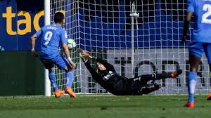 To watch villarreal vs getafe, a funded account or bet placed in the last 24 hours is needed. Laliga Villarreal Vs Getafe Sergio Asenjo Makes Two Penalty Saves As Villarreal Narrowly Beat Getafe Marca In English