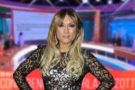 La comunicadora no dispone de certezas respecto a su futuro inmediato en el canal. Ytj03wlobgdwam
