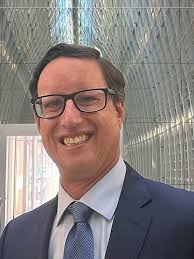 Robert Emmerling's Instagram, Twitter & Facebook