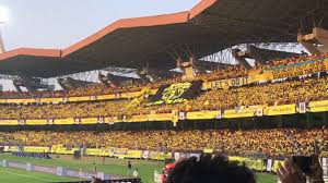 Indian super league league level: West Block Blues And Kerala Blasters Manjappada Strength In Kochi Stadium Youtube