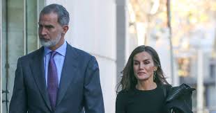 Pilar Eyre desvela la razón que llevó a Letizia a verse empujada a ir al cumpleaños de su cuñada, la infanta Elena