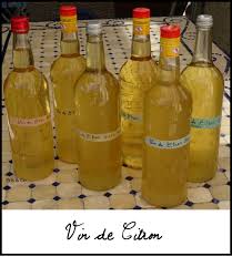 Comme Je Suis En Train De Les Mettre En Bouteille Voici La Suite Des Recettes D Alcools Faits A Partir Des Agrumes Rapportes De Corse Vin De Citron Alcool Vin