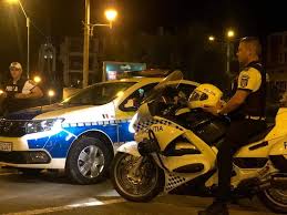 Conducerea direcției politia locală baia, pe această cale roagă cetățenii municipiului baia mare, atunci când observa asemenea situații, sa apeleze telefonic dispeceratul politiei locale baia mare la numerele de telefon: Gata Cu Joaca PoliÈ›iÈ™tii Din Baia Mare Au Primit In Dotare O Bijuterie Pe DouÄƒ RoÈ›i De 125 De Cai Putere Actualmm Ro È™tiri