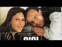 Dalla loro storia d'amore sono nati tre figli: Gigi D Alessio Le Canzoni Dedicate Alla Ex Moglie Carmela Barbato Diretto Gino Rendola Youtube
