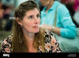 Amanda owen hay hi-res stock photography and images