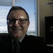 How do job seekers stay strong in a job search?