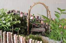 Wie Man Geldgeschenke In Einen Englischen Cottage Garten Verpackt Oder Wie Man Einen Minigarten Anlegt Geschenk Garten Mini Garten Geldgeschenke