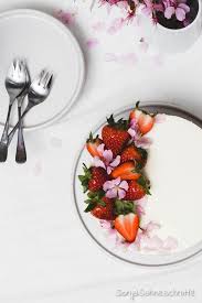 Erdbeer Sahne Torte Ohne Gelatine In 2020 Erdbeer Sahne Torte Lebensmittel Essen Kinderessen