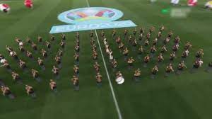 Con presencia de aficionados se jugará el partido entre italia y turquía. 2wuujsknautu4m
