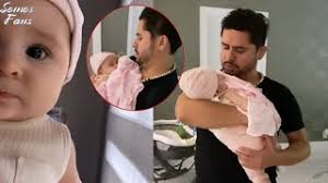 Larry Hernandez Nos Muestra Como Cuida A Su Bebe Dalett Mientras Su Esposa Kenia Ontiveros No Esta Youtube