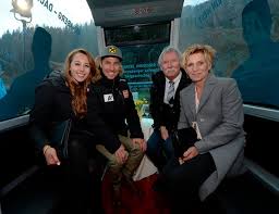 Marcel & laura we you. Marcel Laura Hirscher So Hat Das Baby Ihr Leben Verandert