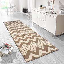 50 mm hoher flor aus reinem polyester lädt dazu ein, die hausschuhe dabei erweisen sich die synthetikfasern als strapazierfähig und schmutzabweisend. Design Kurzflor Teppich Laufer Brucke Zigzag Kaufland De
