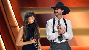 Riley Green and Ella Langley Score Second No. 1 Duet on Country Airplay  Chart - 102.7 Coyote Country