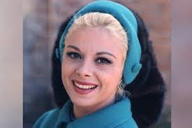 Corina Perry's Instagram, Twitter & Facebook