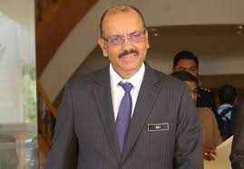 Dr ali began his career in the administrative and diplomatic service in 1981 as an assistant director at the ministry of trade and industry. Ali Hamsa To Retire As Chief Secretary On Aug 29 The Star