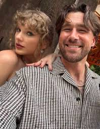 Affordable Outfit Options for Taylor Swift's US Tour