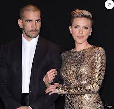 Childhood, family, and birth facts. Scarlett Johansson Retrouve Son Ex Romain Dauriac Apres La Tempete Du Divorce Purepeople