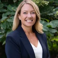 Jennifer Baer, Real Estate Agent