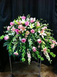 40 Beautiful Creative Diy Best Flowers Arrangement Ideas Funeral Flower Arrangements Funeral Flowers Casket Flowers